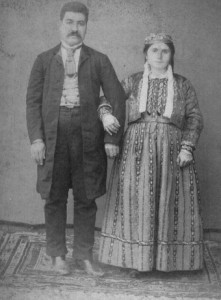 Նիկոլաս և Մաքրուհի Տեր-Ղազարյան-Գաբրիելյաններ, Ակն, 1880թ., SAVE նախագծի հավաքածու աղբյուրը` http://www.genocide-museum.am/arm/photos/wed-08.jpg